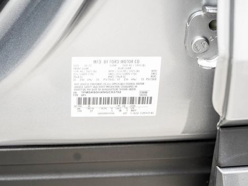 Used 2022 Ford Explorer XLT w/ Equipment Group 202A image 46