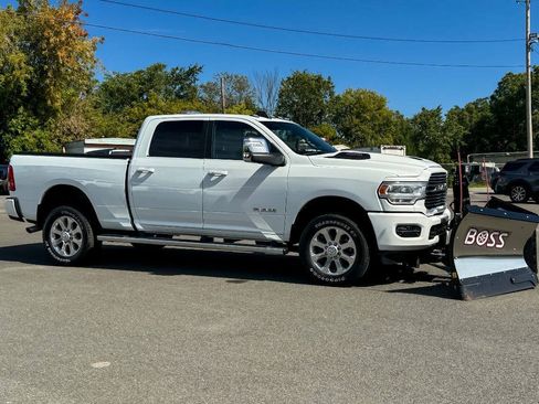 Used 2023 RAM 2500 Laramie AWD/4WD image 2