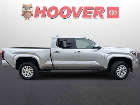 Used 2024 Toyota Tacoma SR5 image 2