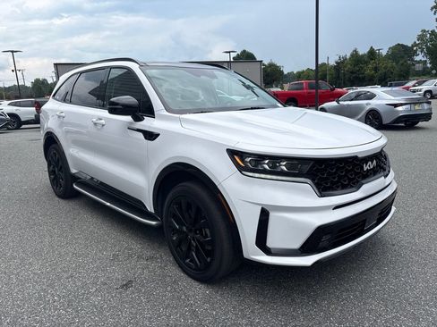 Used 2023 Kia Sorento SX AWD/4WD image 11