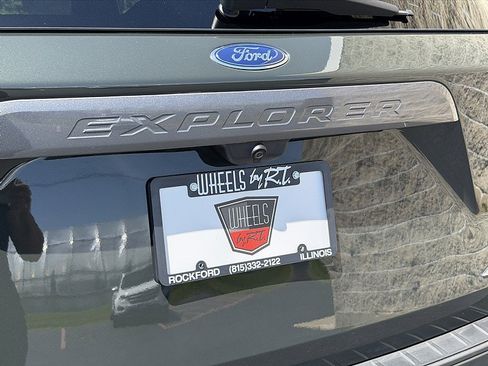 Used 2024 Ford Explorer XLT w/ Equipment Group 202A AWD/4WD image 32