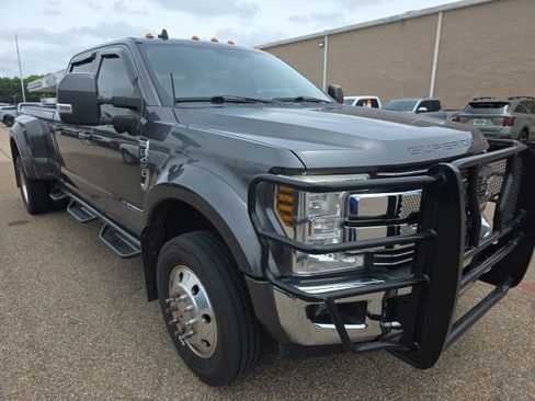 Used 2019 Ford F450 Lariat w/ Lariat Value Package AWD/4WD image 2
