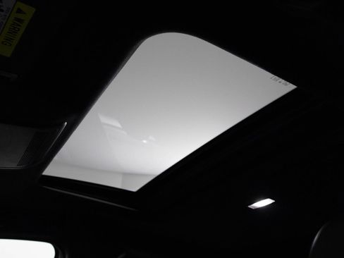 Used 2023 MAZDA MAZDA3 s image 32