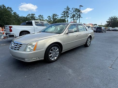 Used 2009 Cadillac DTS FWD image 6