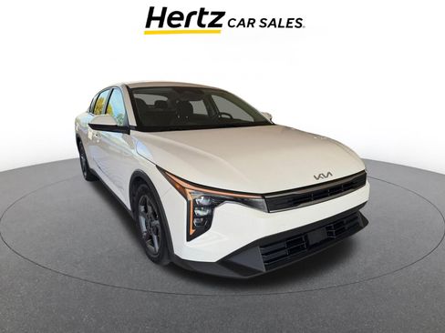 Used 2025 Kia K4 LXS image 1