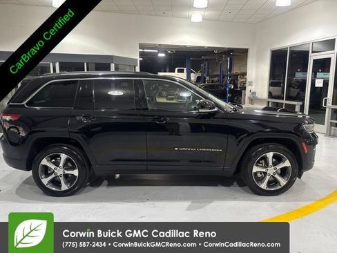 Used 2023 Jeep Grand Cherokee Limited w/ Trailer Tow Prep Group (B) AWD/4WD image 9