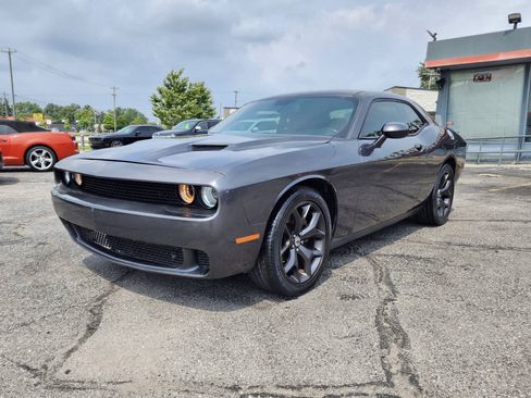 Used 2017 Dodge Challenger SXT Plus RWD image 7