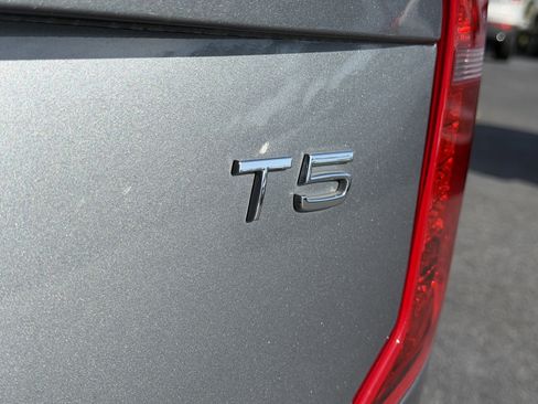 Used 2017 Volvo XC90 T5 Momentum w/ Vision Package image 11