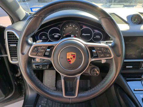 Used 2021 Porsche Cayenne Coupe image 18