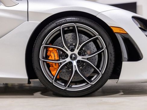 Used 2020 McLaren 720S Performance image 21