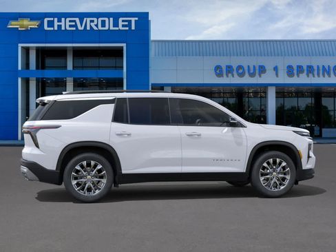 Used 2026 Chevrolet Traverse LT w/ Sun and Wheel Package FWD image 9