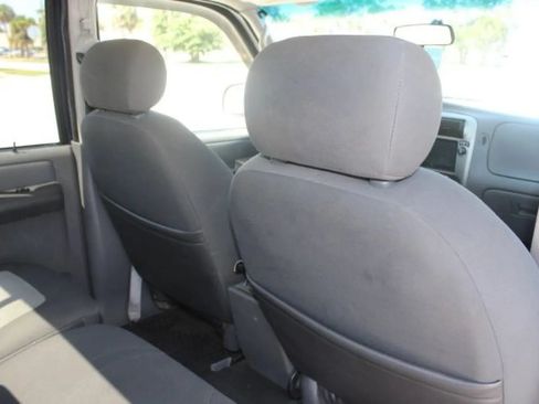 Used 2005 Ford Explorer Sport Trac XLT RWD image 29