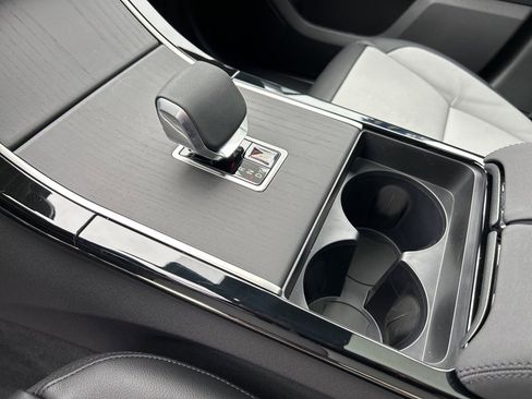 New 2026 Land Rover Range Rover Velar Dynamic SE image 13