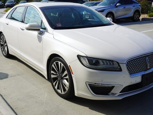Used 2017 Lincoln MKZ Reserve w/ Technology Package FWD image 3