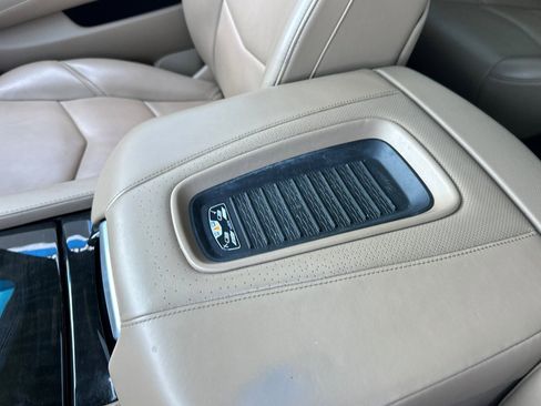 Used 2020 Cadillac Escalade ESV Platinum image 32