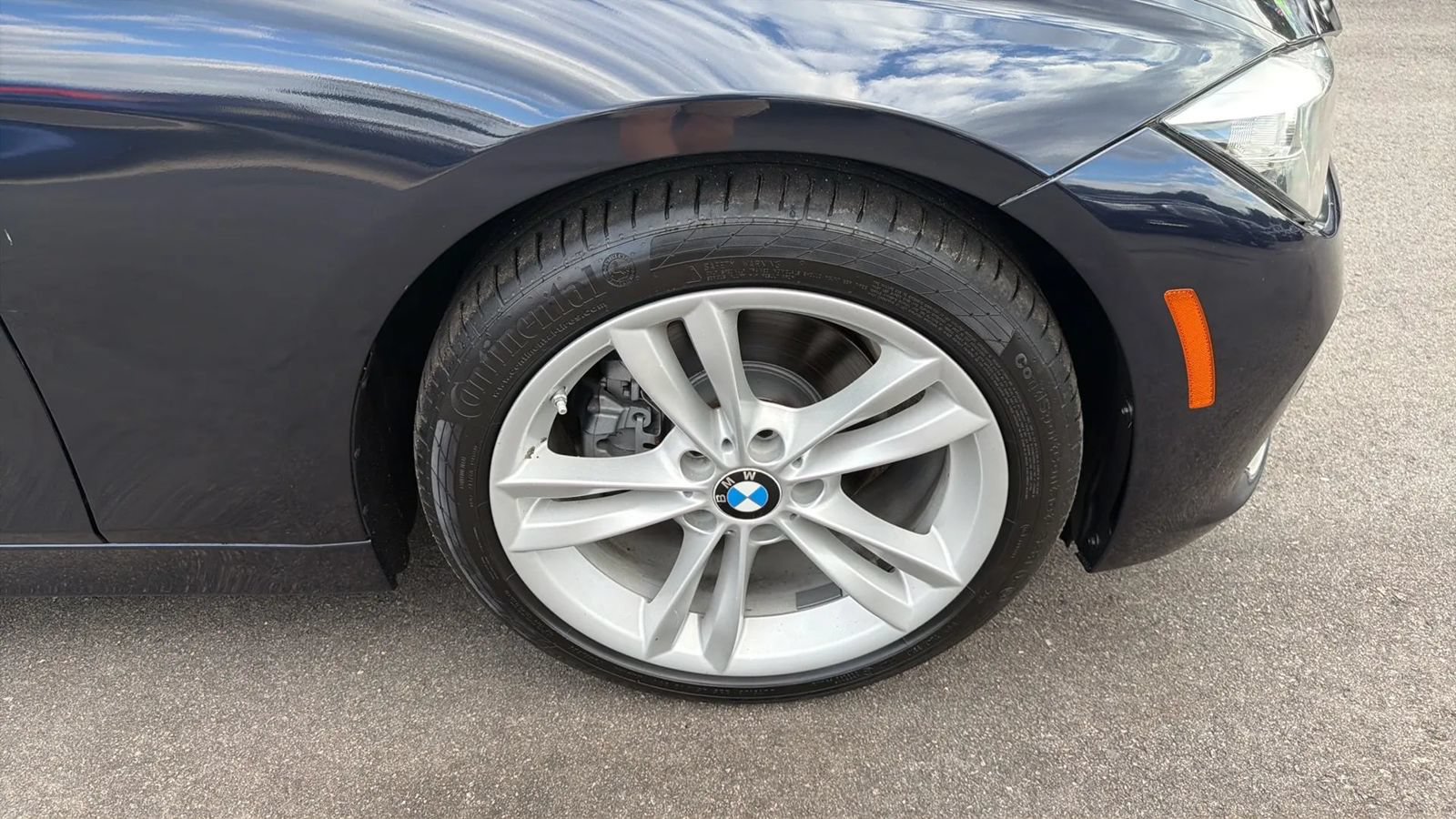 Used 2016 BMW 320i Sedan RWD image 14
