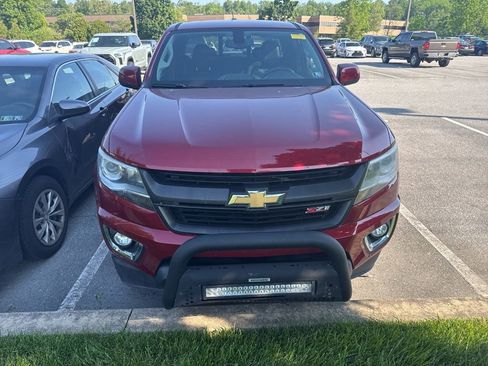 Used 2018 Chevrolet Colorado Z71 AWD/4WD image 2
