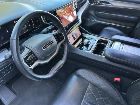 Used 2023 Jeep Grand Wagoneer L Series III w/ Rear Seat Video Group 1 AWD/4WD image 11