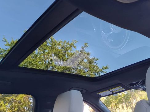 Used 2025 Jaguar F-PACE R-Dynamic S image 21