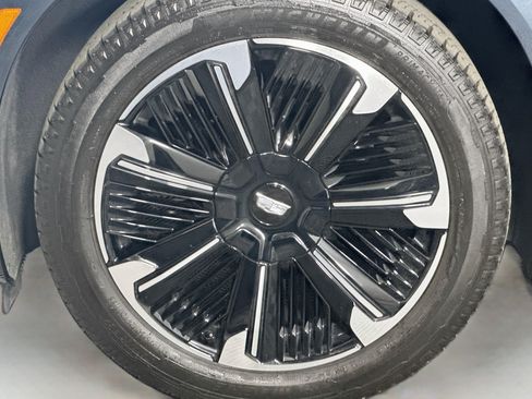Used 2026 Cadillac Escalade IQ Sport 1 AWD/4WD image 11