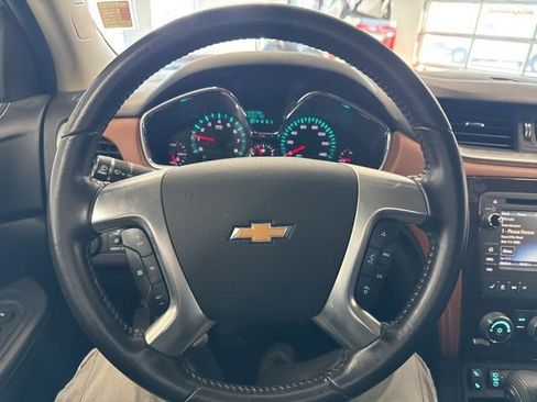 Used 2015 Chevrolet Traverse LT image 34