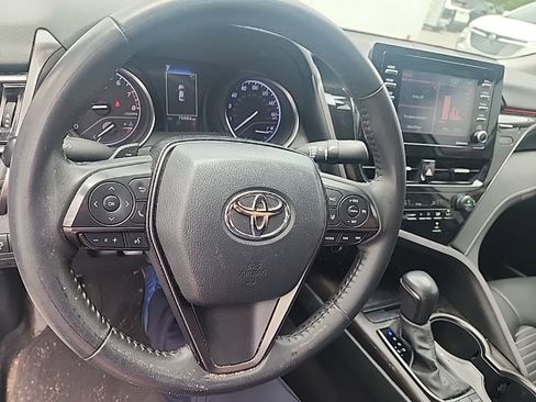 Used 2022 Toyota Camry SE FWD image 7