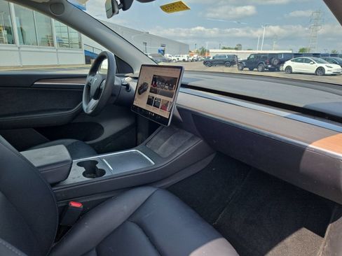 Used 2023 Tesla Model Y Long Range AWD/4WD image 28