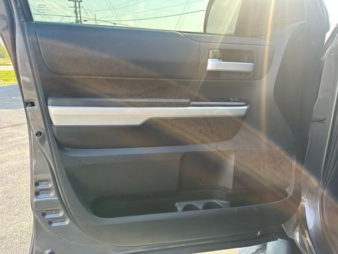 Used 2017 Toyota Tundra SR5 w/ SR5 Upgrade Package image 12