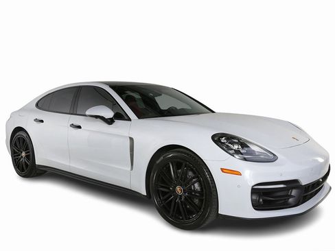 Used 2023 Porsche Panamera 4 Platinum Edition w/ Assistance Package image 13