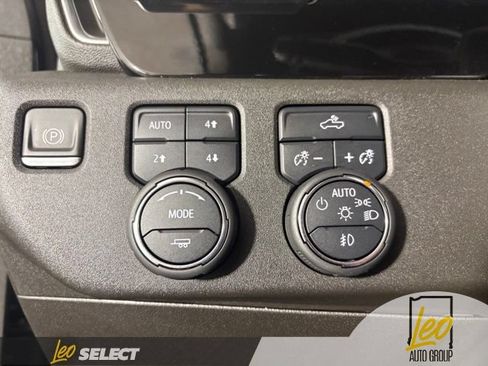 Used 2022 Chevrolet Silverado 1500 RST w/ Z71 Off-Road Package AWD/4WD image 13