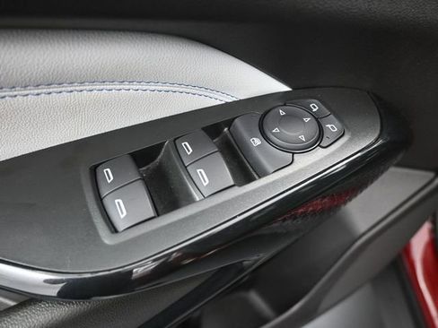 Used 2025 Chevrolet Trax LT image 13