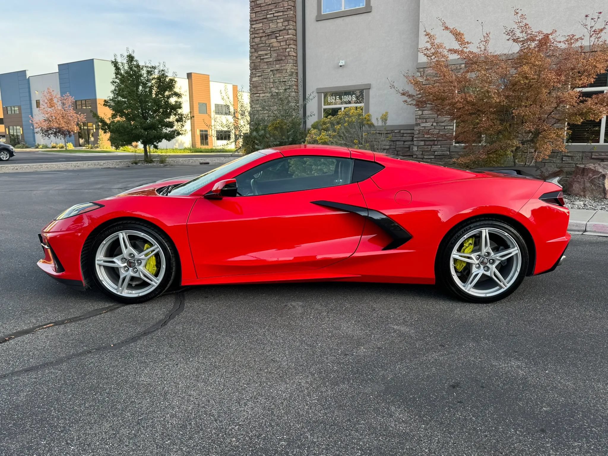 Used 2021 Chevrolet Corvette Stingray Coupe w/ 1LT RWD image 3