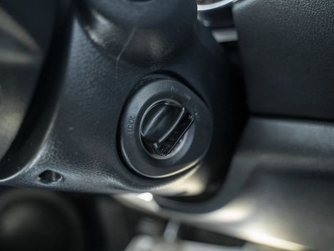 Used 2011 Nissan Rogue SV image 22