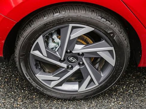 Certified 2024 Hyundai Elantra SEL w/ Convenience Package image 11