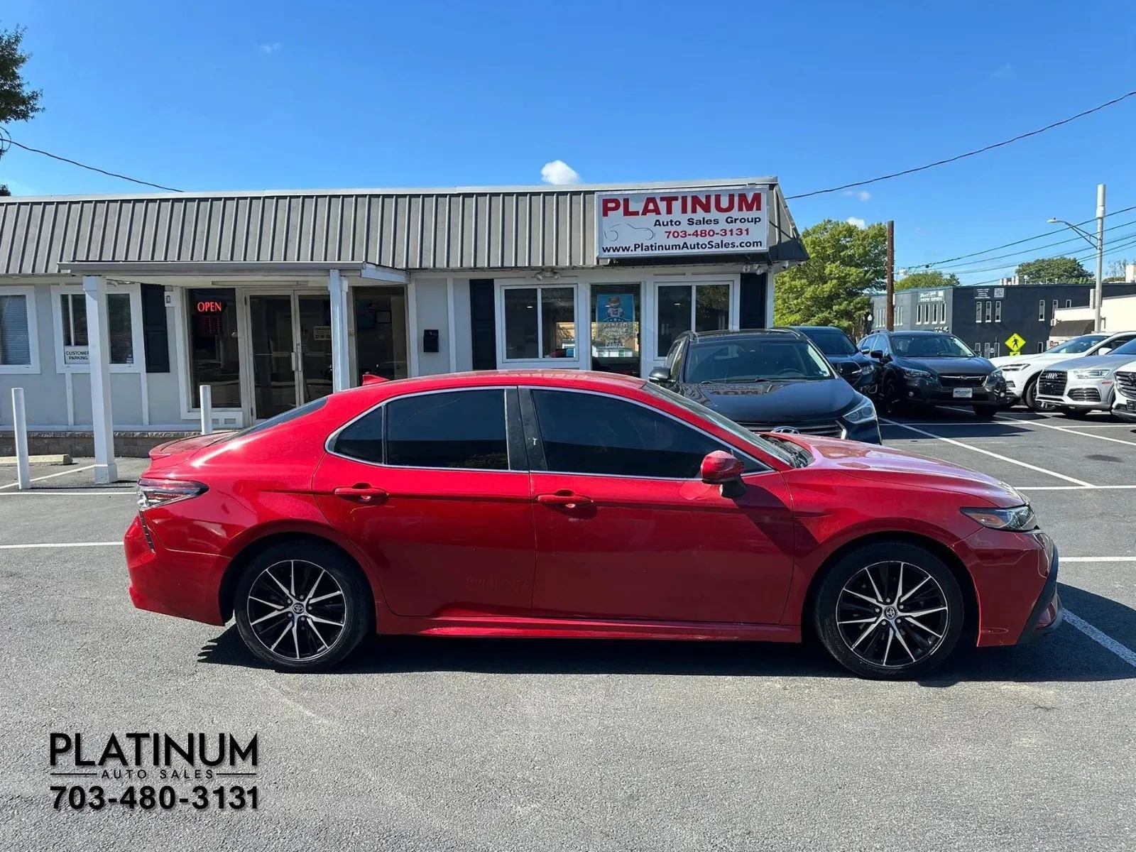 Used 2021 Toyota Camry SE FWD image 2
