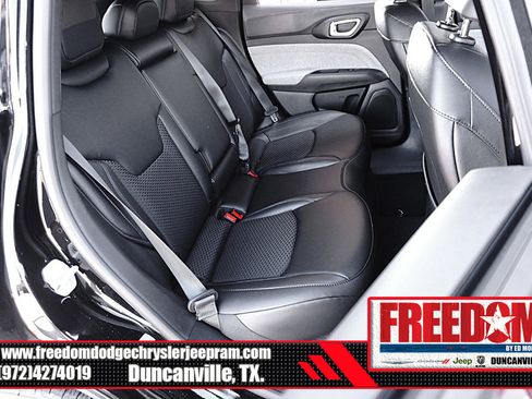 New 2026 Jeep Compass Latitude image 16