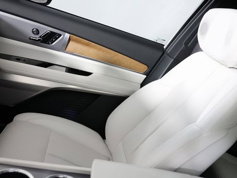 Used 2026 Cadillac Vistiq Sport image 38