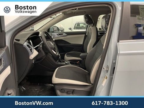 New 2026 Volkswagen Taos SE AWD/4WD image 7