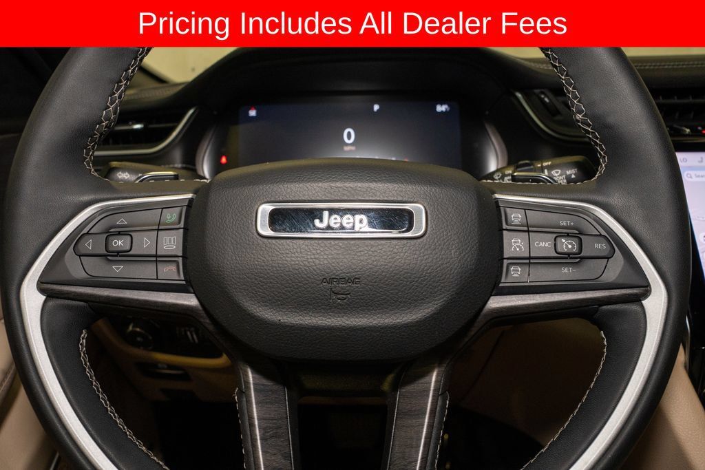 Used 2023 Jeep Grand Cherokee Limited w/ Luxury Tech Group II AWD/4WD image 20