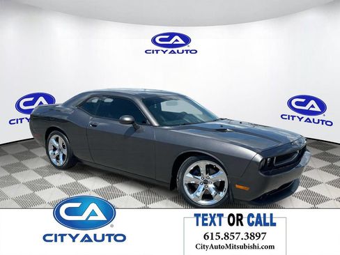 Used 2013 Dodge Challenger R/T RWD image 1
