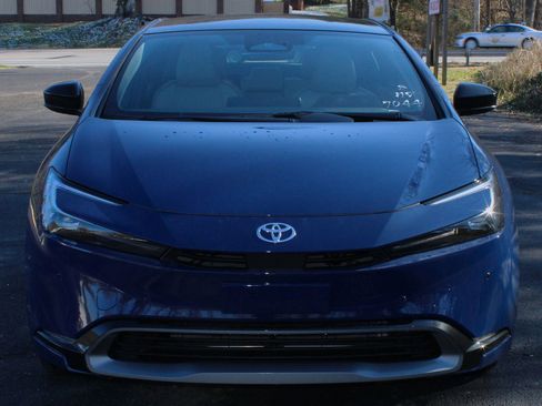New 2026 Toyota Prius XLE FWD image 2