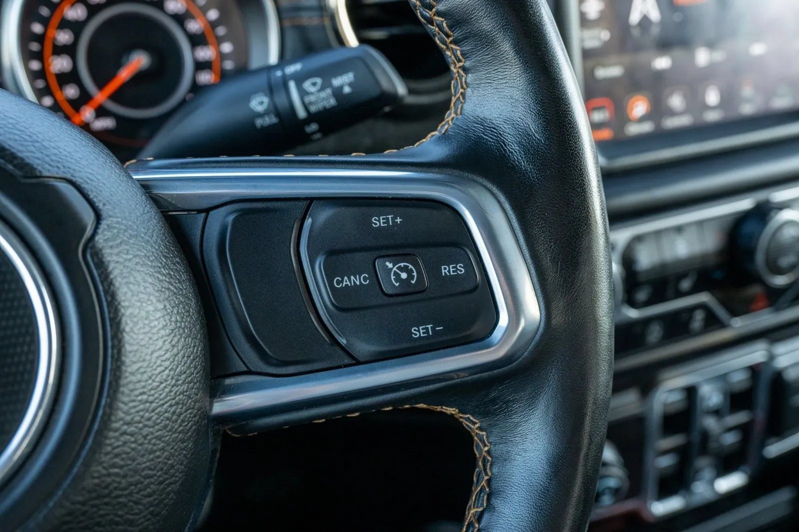 Used 2022 Jeep Gladiator Overland AWD/4WD image 24