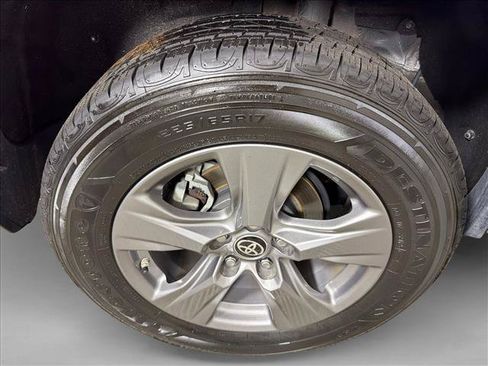Used 2024 Toyota RAV4 LE AWD/4WD image 17