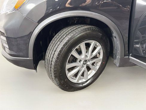 Used 2018 Nissan Rogue SV AWD/4WD image 36