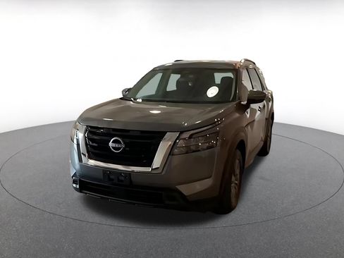 Used 2025 Nissan Pathfinder SV AWD/4WD image 4