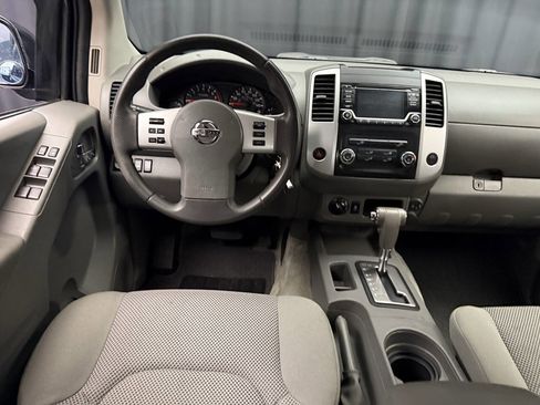Used 2018 Nissan Frontier SV image 14