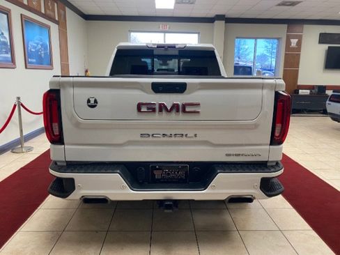 Used 2019 GMC Sierra 1500 Denali w/ Denali Ultimate Package image 3