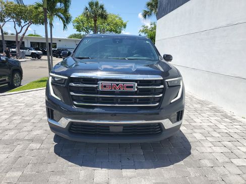 Used 2025 GMC Acadia Elevation FWD image 2