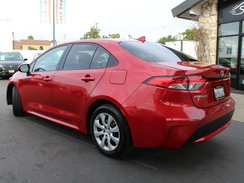 Used 2021 Toyota Corolla LE FWD image 3