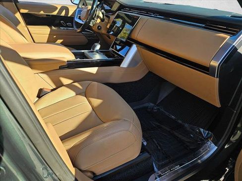 Used 2025 Land Rover Range Rover SE image 21